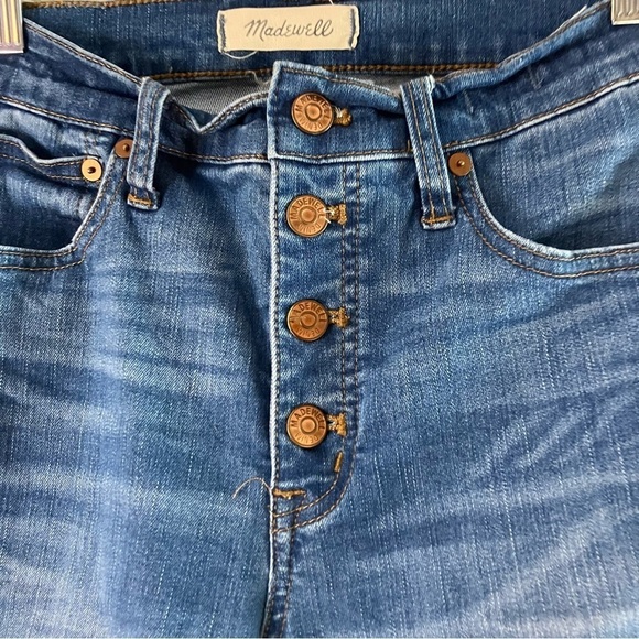 Madewell Cali Demi-Boot Jeans in Bronson Wash: Button Front Edition - Picture 4 of 11